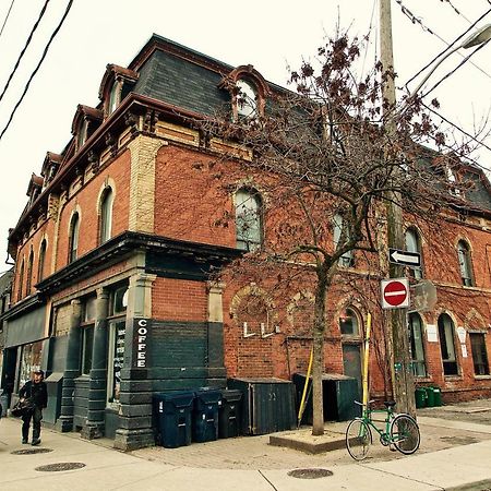 The Parkdale Hostellerie Торонто Екстериор снимка