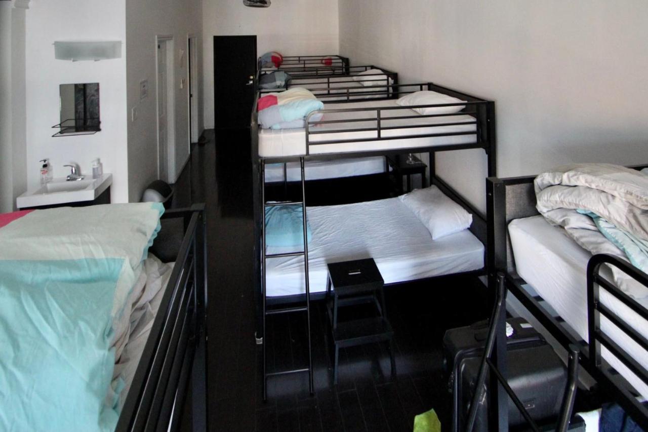 The Parkdale Hostellerie Торонто Екстериор снимка