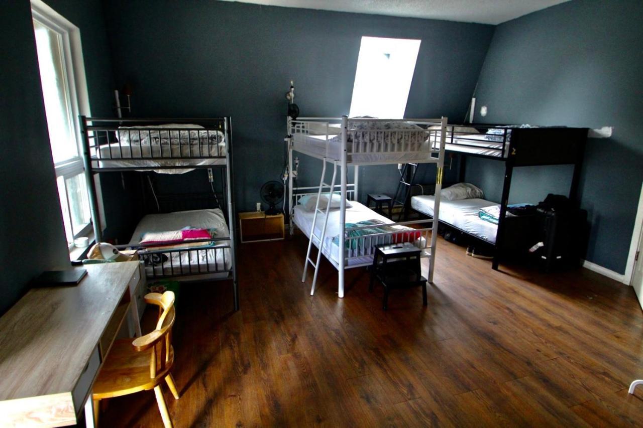 The Parkdale Hostellerie Торонто Екстериор снимка
