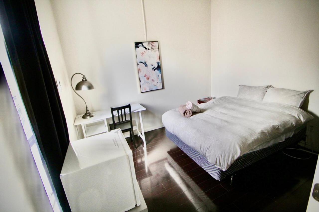 The Parkdale Hostellerie Торонто Екстериор снимка