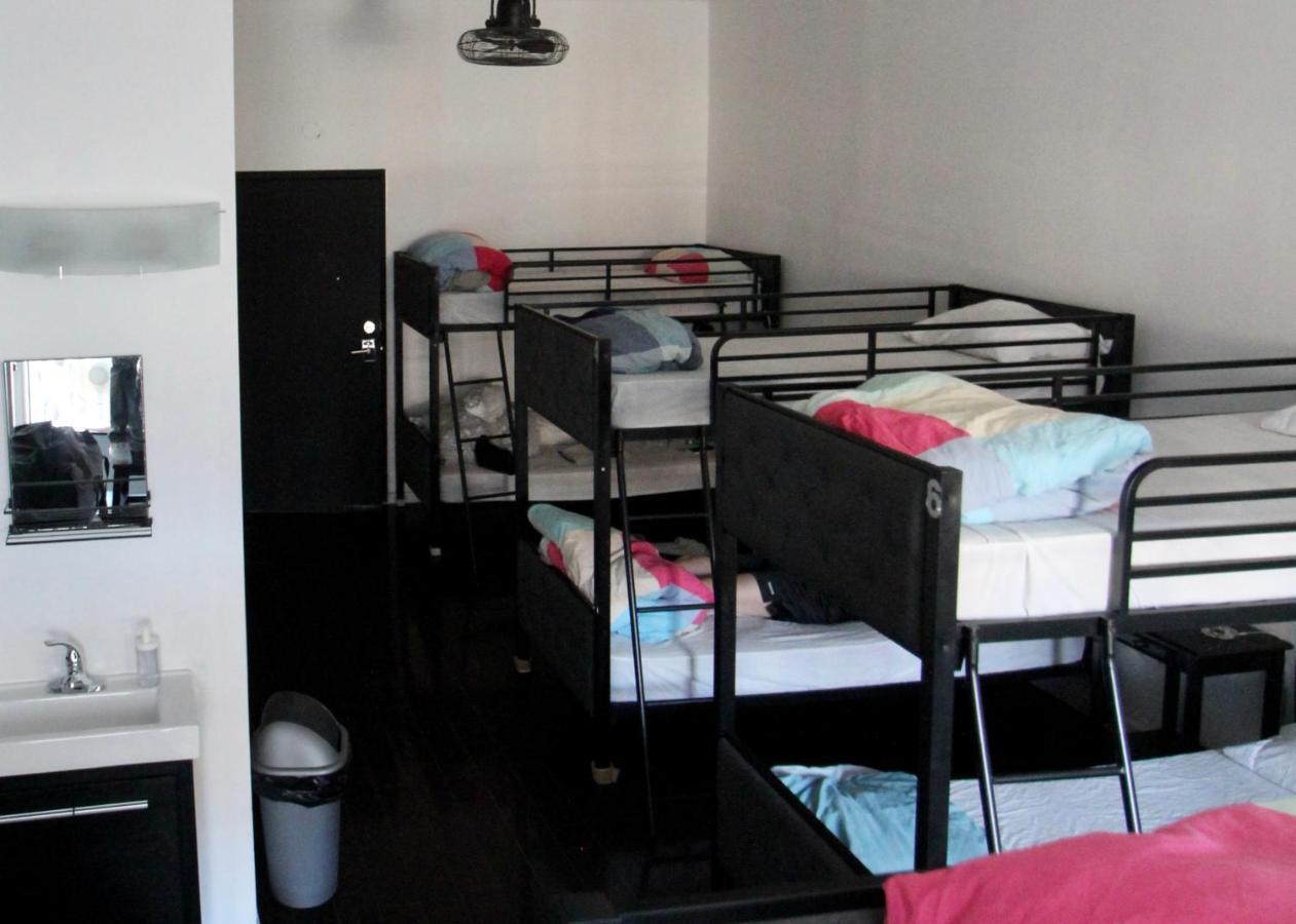 The Parkdale Hostellerie Торонто Екстериор снимка
