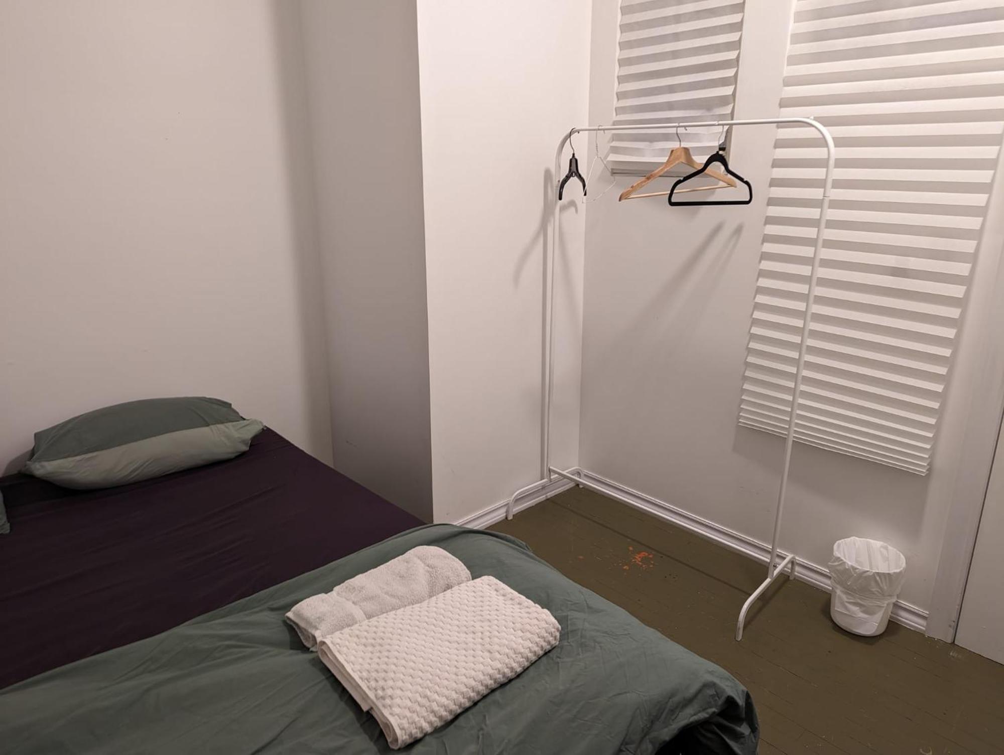 The Parkdale Hostellerie Торонто Екстериор снимка