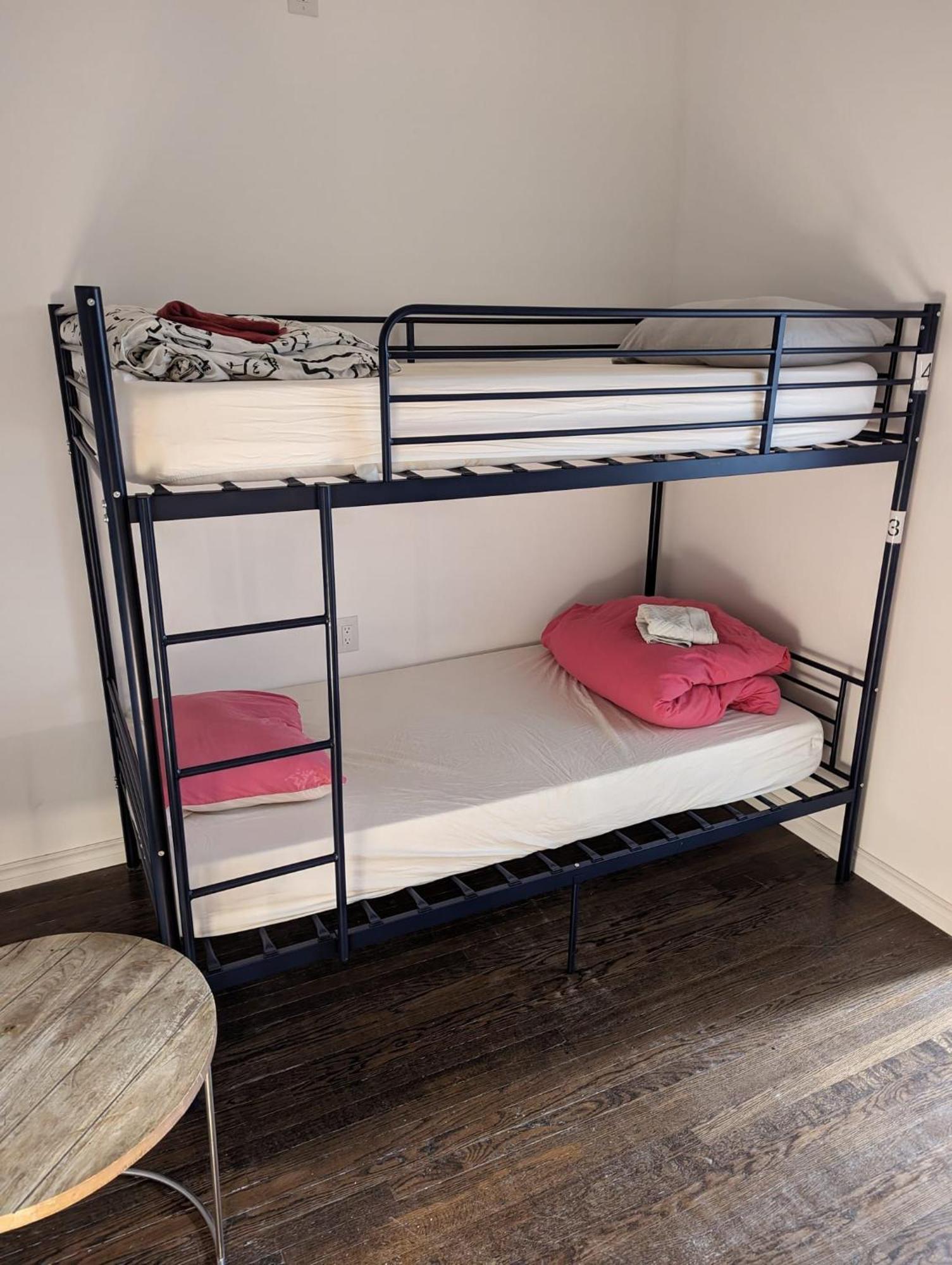 The Parkdale Hostellerie Торонто Екстериор снимка