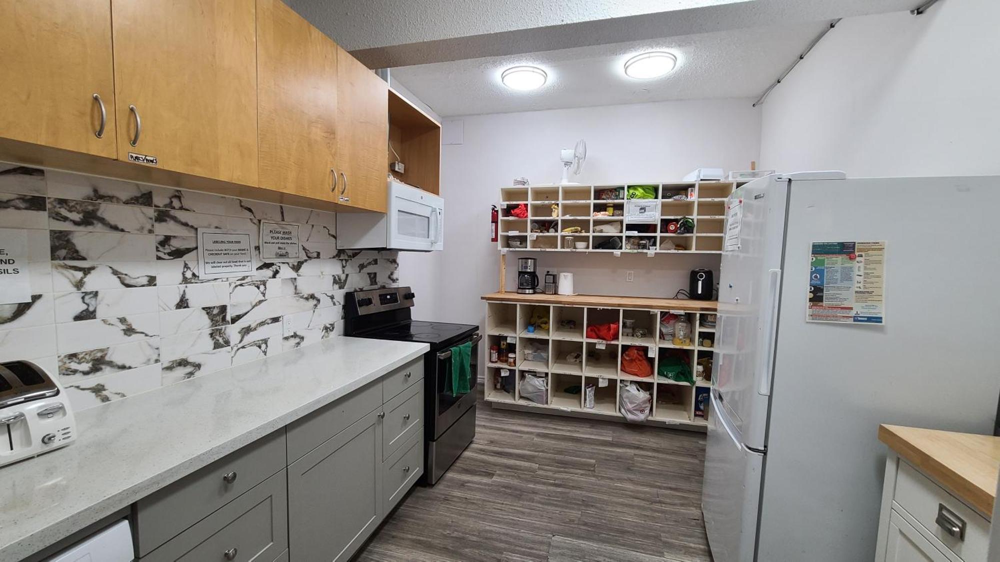 The Parkdale Hostellerie Торонто Екстериор снимка