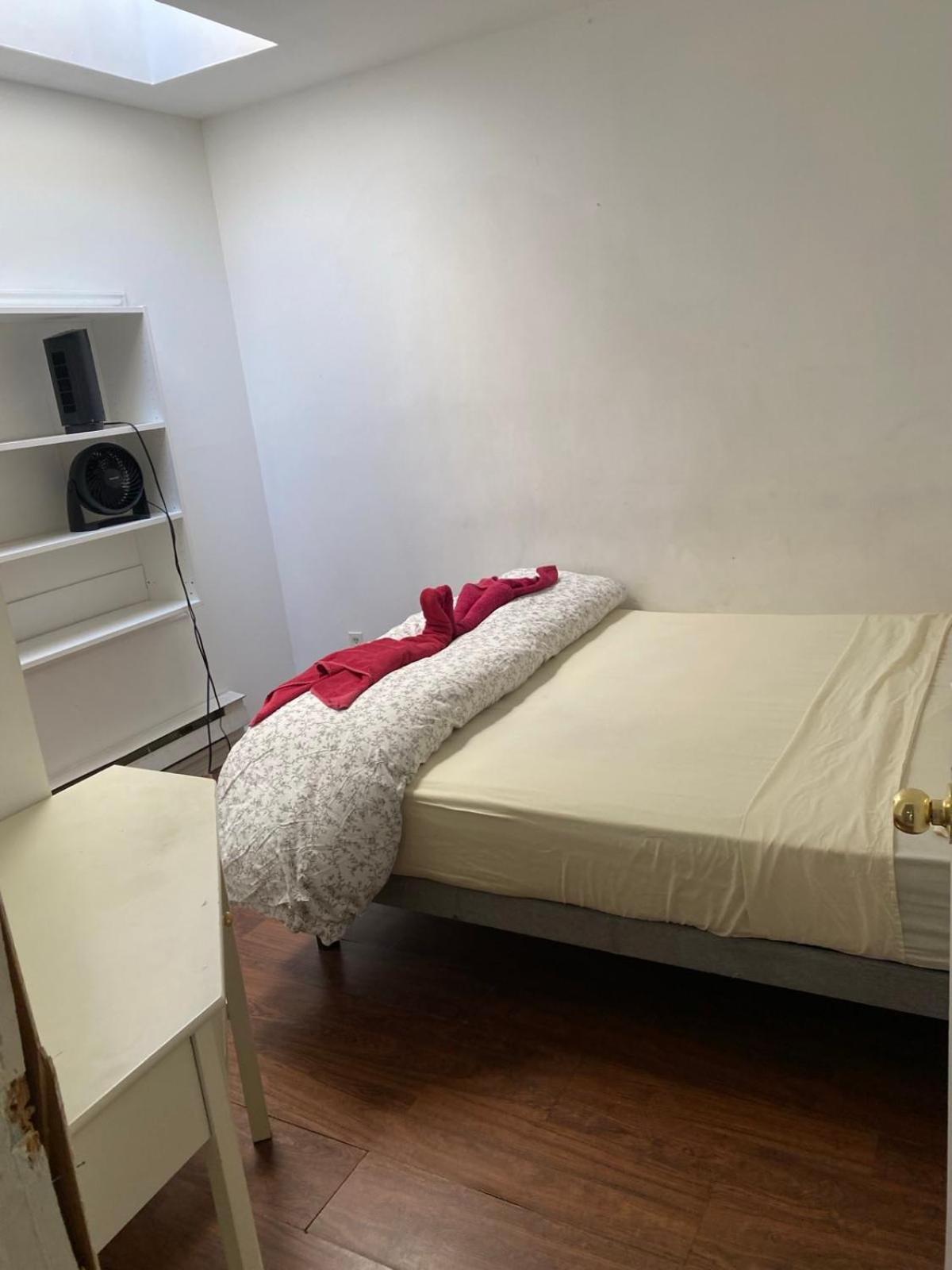 The Parkdale Hostellerie Торонто Екстериор снимка