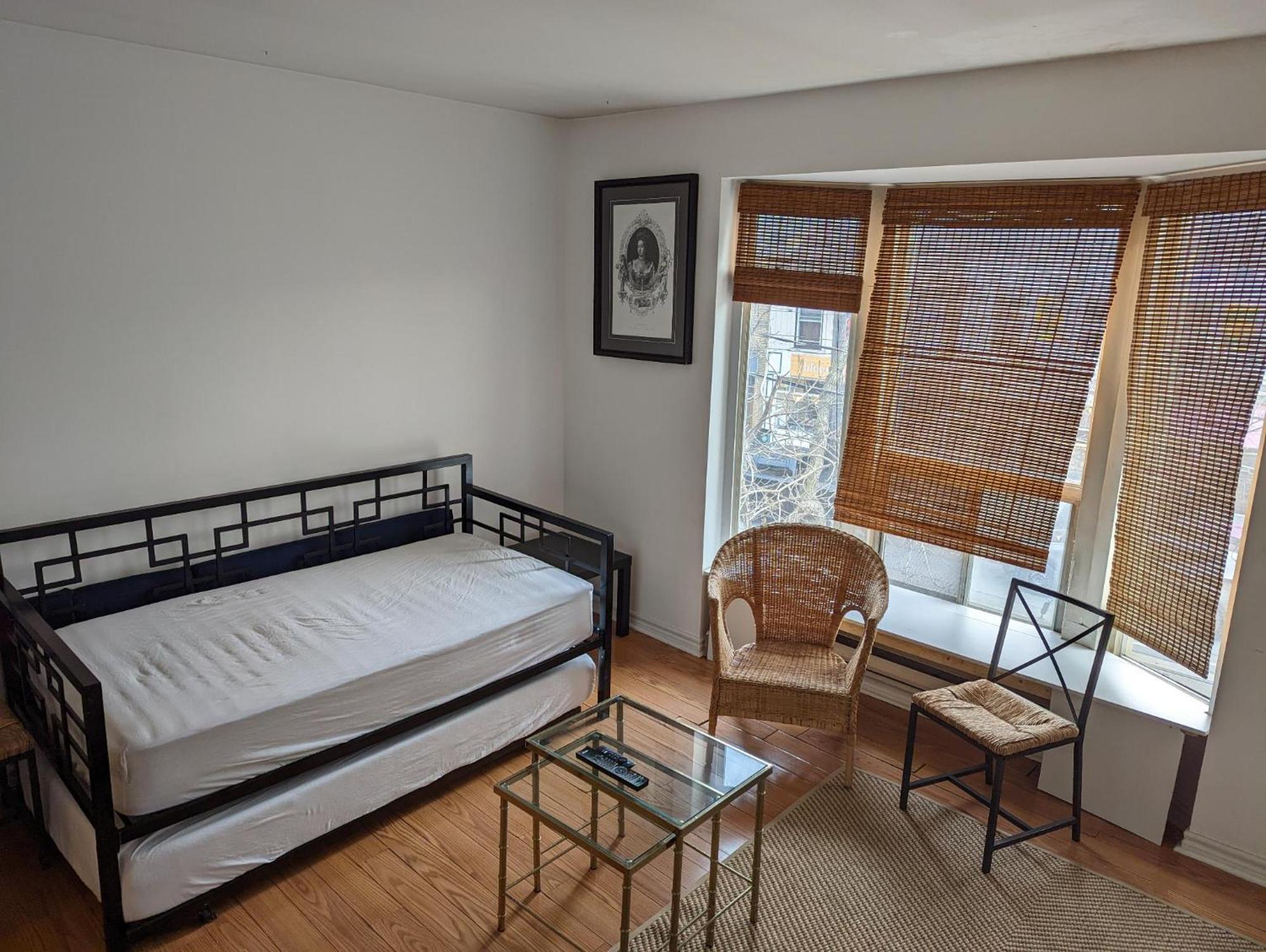 The Parkdale Hostellerie Торонто Екстериор снимка