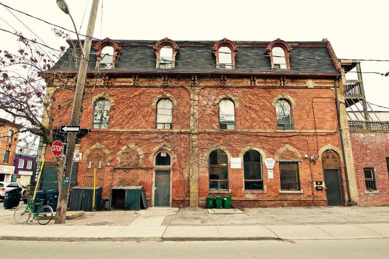 The Parkdale Hostellerie Торонто Екстериор снимка