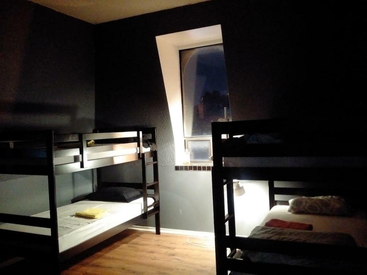 The Parkdale Hostellerie Торонто Екстериор снимка